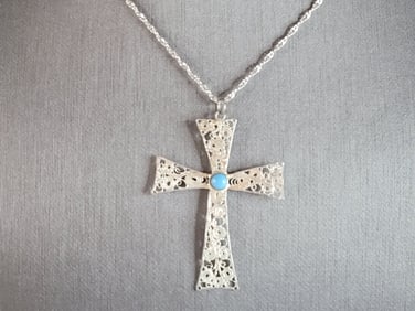 Womens Vintage Sterling Silver Cross Pendant & Necklace