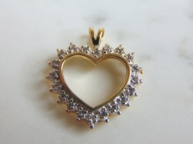 Womens Vintage 10K Yellow Gold Heart Diamond Pendant
