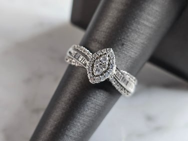 Womens Vintage Estate 14k White Gold Diamond Keepsake Ring