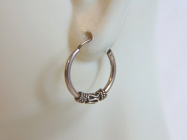 Womens Vintage Estate Sterling Silver Hoop Earrings