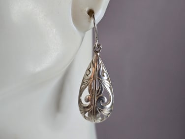 Womens Vintage Estate Sterling Silver Tear Drop Earrings