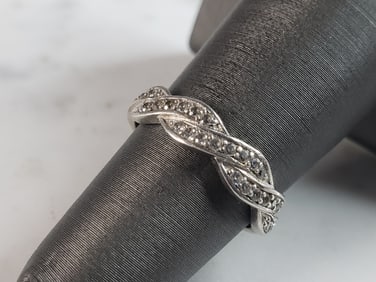 Womens Vintage Estate Sterling Silver Cubic Zirconia Ring