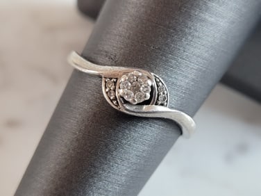Womens Vintage Estate Sterling Silver Diamond Ring