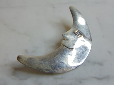 Women's Vintage  Sterling Silver Smiling Moon Brooch