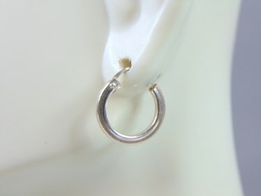 Womens Vintage Estate Sterling Silver Hoop Earrings