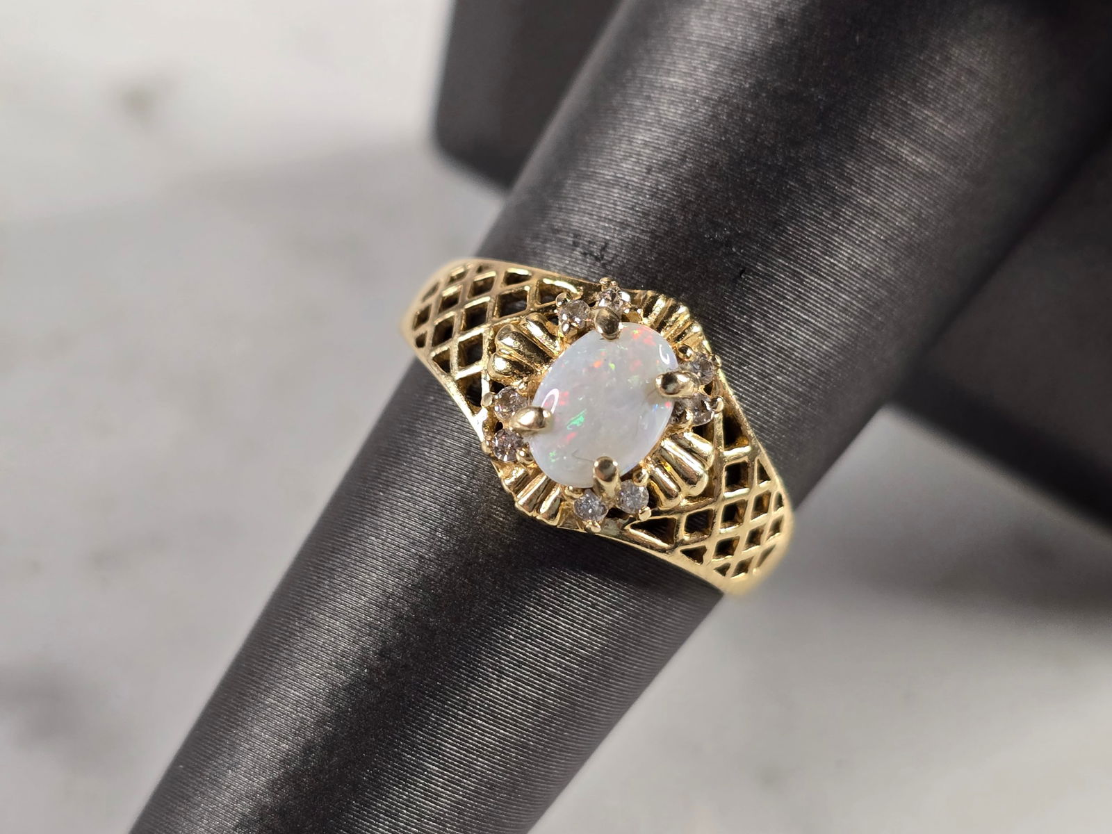 Womens Vintage Estate 14K Gold Opal Diamond Ring (1 of 5)