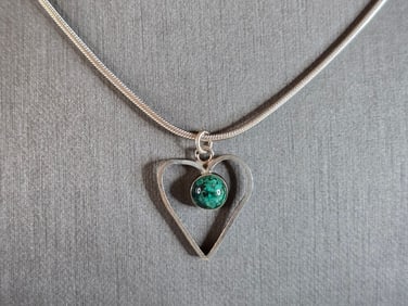 Womens Vintage Estate Heart Malachite Pendant W/ Necklace