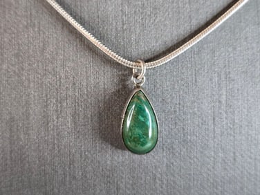 Womens Vintage Sterling Silver Tear Drop Israel Pendant Necklace