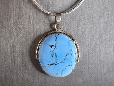 Womens Vintage Estate Sterling Silver Necklace & Turquoise Pendant