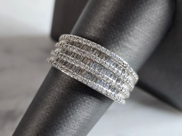 Womens Vintage Estate 10k White Gold Diamond Ring