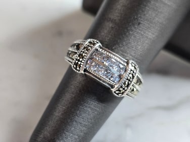 Womens Vintage Estate Sterling Silver CZ Ring