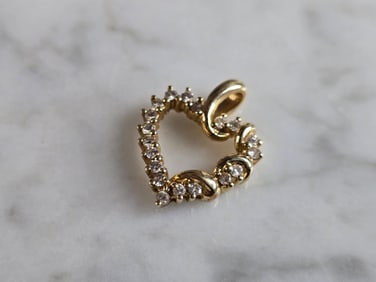 Womens Vintage Estate 14K Yellow Gold Diamond Heart Pendant