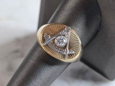 Mens Vintage Estate 14K Gold Free Masons Diamond Ring WWII Era