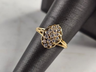 Womens Vintage Estate 14K Yellow Gold Diamond Cluster Ring