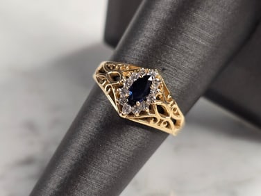 Womens Vintage Estate 14K Yellow Gold Sapphire Diamond Ring