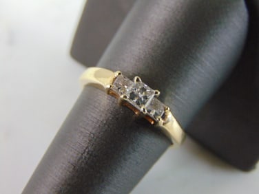 Womens Vintage Estate 14K Yellow Gold Diamond Ring