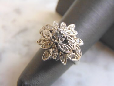 Stunning Women's Vintage 14K White Gold Diamond Ring