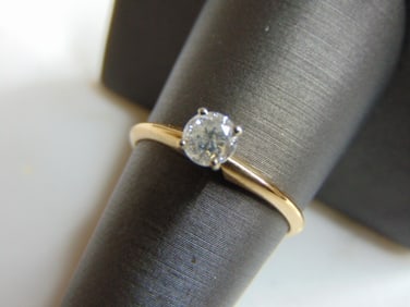 Womens Vintage Estate 14K Gold Diamond Engagement Ring