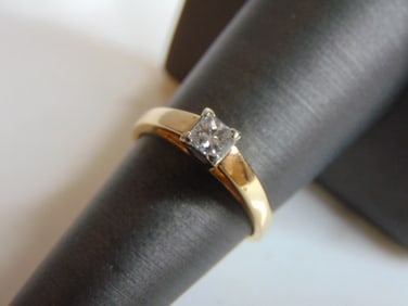 Womens Vintage Estate 14K Gold Diamond Ring