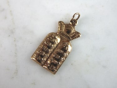 Womens Vintage Estate 14K Yellow Gold Religious Pendant