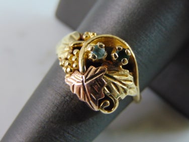 Womens Vintage 10K Gold Grape Leaf Emerald Topaz Ring