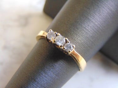 Women's Vintage Estate 10K Yellow Gold Diamond Ring