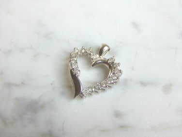 Womens Vintage Estate 10K Gold Heart Diamond Pendant