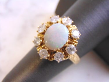 Womens Vintage Estate 14k Yellow Gold Diamond Opal Ring