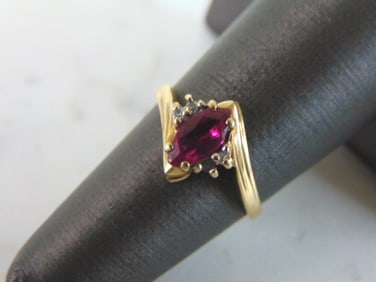 Womens Vintage Estate 10K Yellow Gold Diamond & Ruby Ring