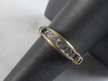 Womens Vintage Estate 14k Gold Keepsake Diamond Ring