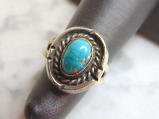 Womens Vintage Sterling Silver Turquoise Stone Ring (1 of 3)