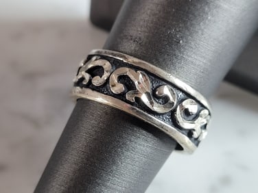 Womens Vintage Estate Sterling Silver Etched Wedding Band Ring