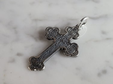 Womens Vintage Estate Sterling Silver Religious Cross Pendant