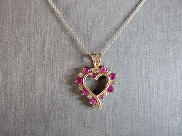 Womens Vintage Estate Sterling Silver Garnet Heart Pendant & Necklace