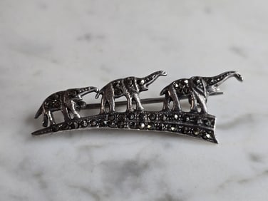 Womens Vintage Estate Sterling Silver Elephant Brooch