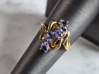 Womens Vintage Estate 10k Yellow Gold Modernist Iolite ? Ring