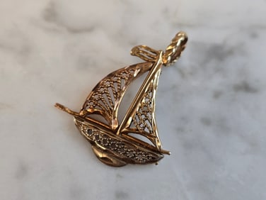 Womens Vintage Estate 14K Gold Michael Anthony Sailboat Charm Pendant