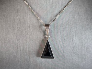 Womens Vintage Estate Sterling Silver Onyx Pendant Necklace