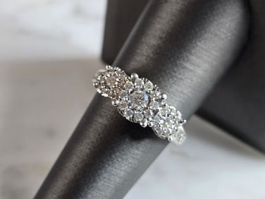 Womens Vintage Estate 14K White Gold Diamond Ring
