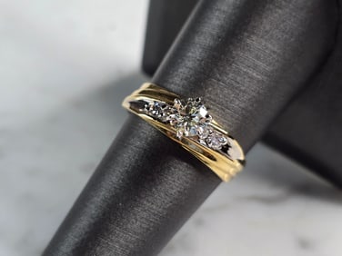 Womens Vintage Estate 14K Yellow Gold Diamond Ring