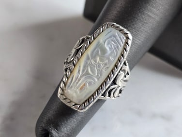 Womens Vintage Estate Sterling Silver Mother of Pearl Pollack Ring