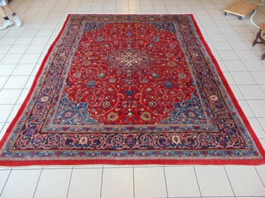 Vintage Estate Decorative Handmade Sarouk Rug