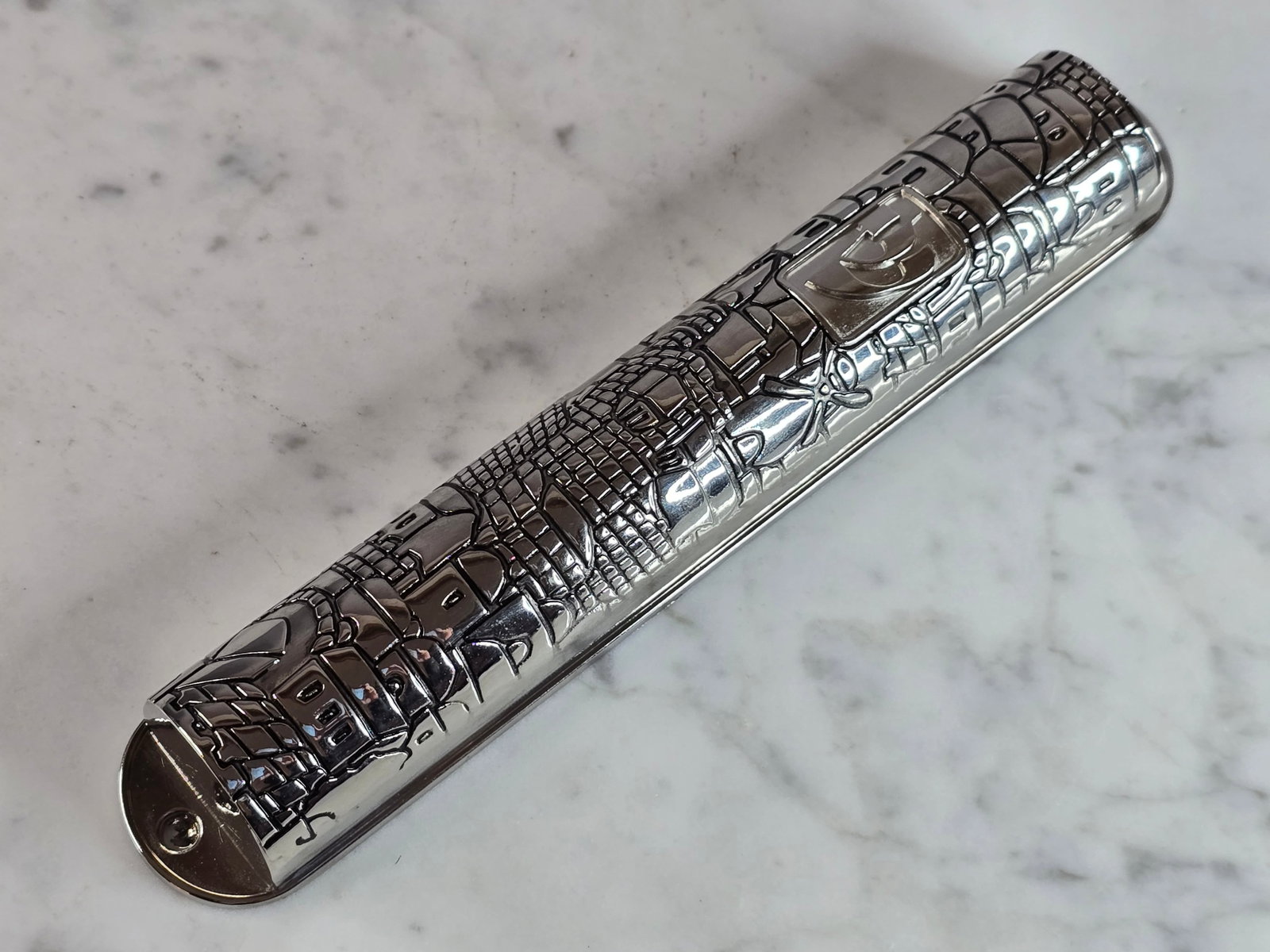 DECORATIVE COLLECTIBLE JEWISH OR JUDAICA WAILING WALL MEZUZAH: A DECORATIVE COLLECTIBLE JEWISH OR JUDAICA MEZUZAH THAT MEASURES 8" LONG BY 1 1/4" WIDE. SHIPPING AND HANDLING IS $9 WITHIN THE CONTINENTAL U.S. ALL OTHER STATES AND COUNTRIES PLEASE CONTACT FOR SHIPP