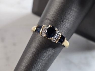 Womens Vintage Estate 14K Gold Sapphire Diamond Ring