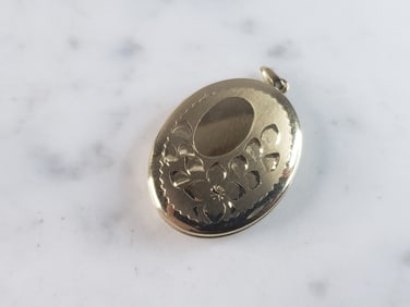 Womens Vintage Estate 14k Gold Floral Locket Pendant
