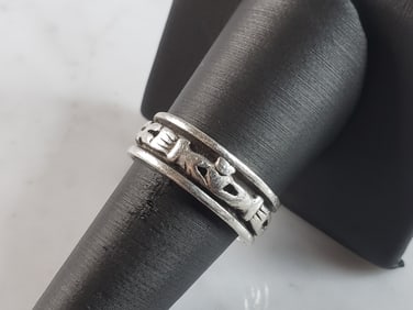 Mens Vintage Estate Sterling Silver Irish Claddagh Ring