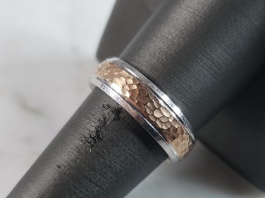 Mens Vintage Estate 10K White & Rose Gold Hammered Wedding Band Ring