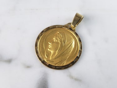 Womens Vintage Estate 18K Gold Mary Pendant