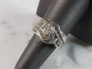 Womens Vintage Estate 10K White Gold Diamond Ring