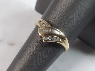 Womens Vintage Estate 10K Yellow Gold & Diamond Cluster Ring